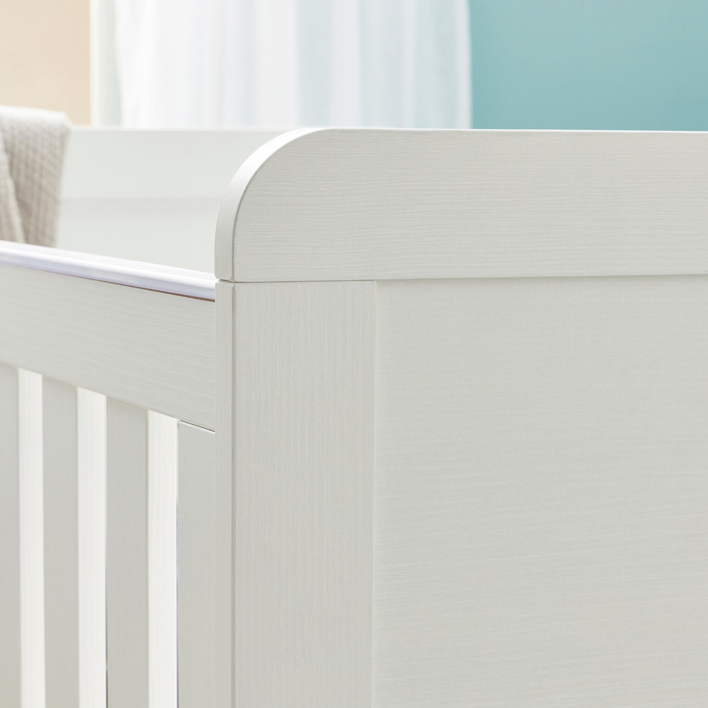 Babymore Caro Cot Bed - White Wash