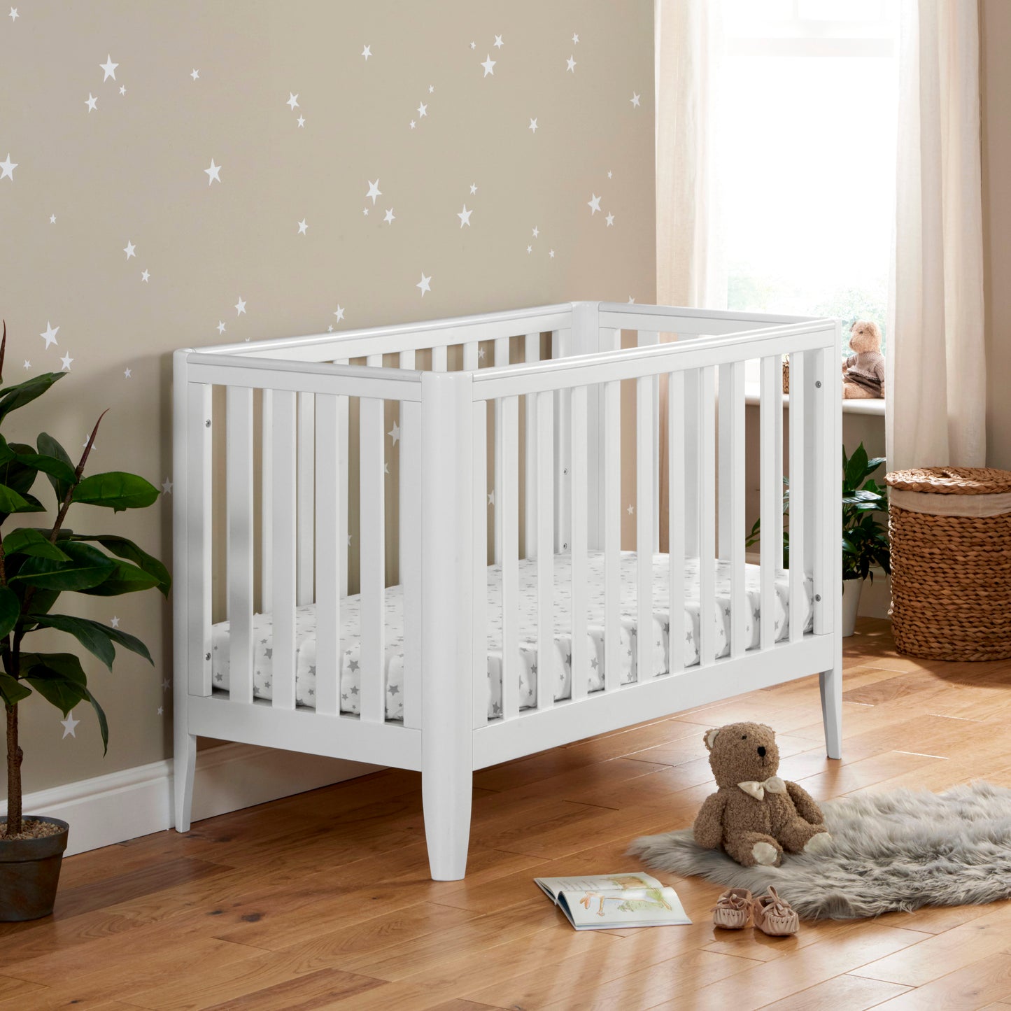 Babymore Iris Cot Bed - White