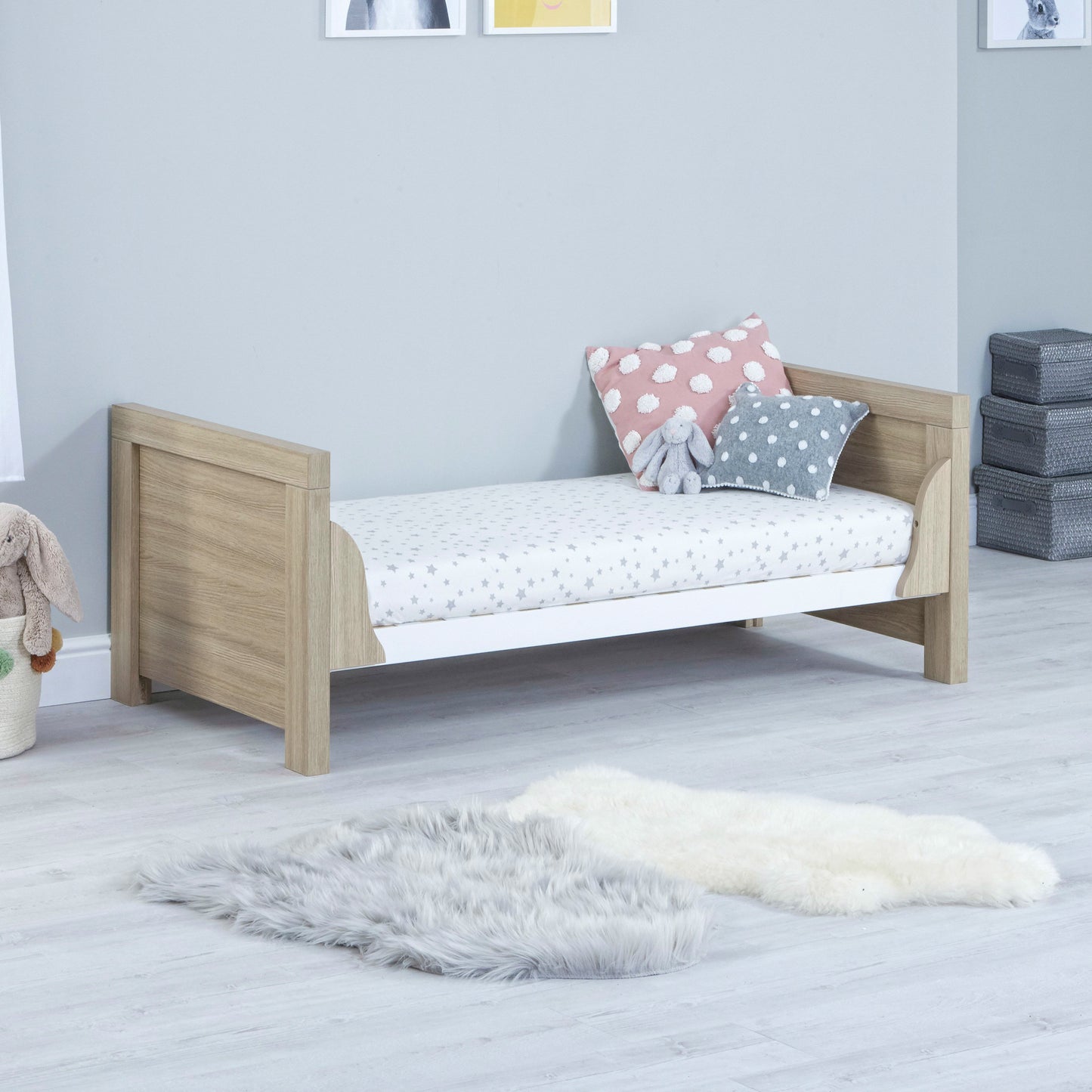 Babymore Luno Cot Bed - White Oak