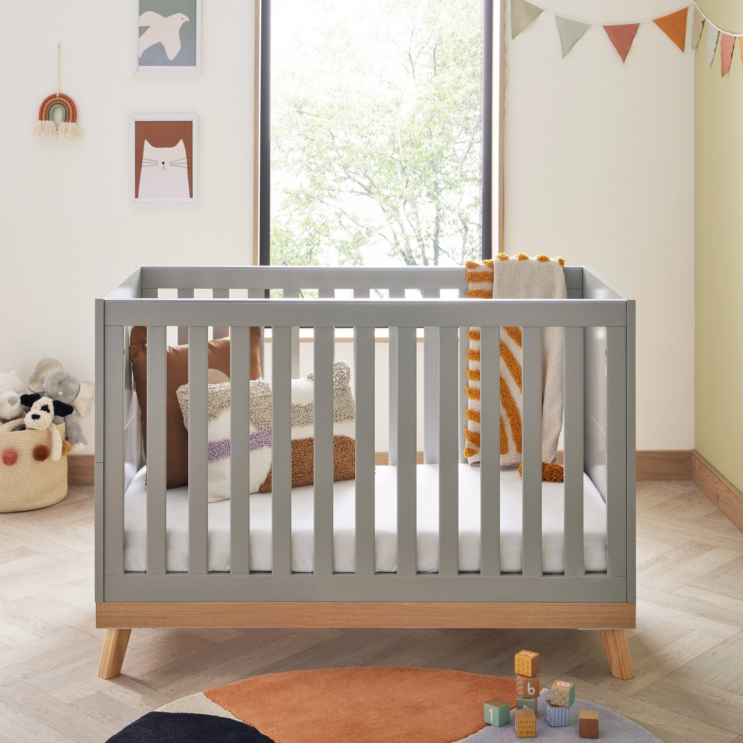 Babymore Mona Cot Bed - White